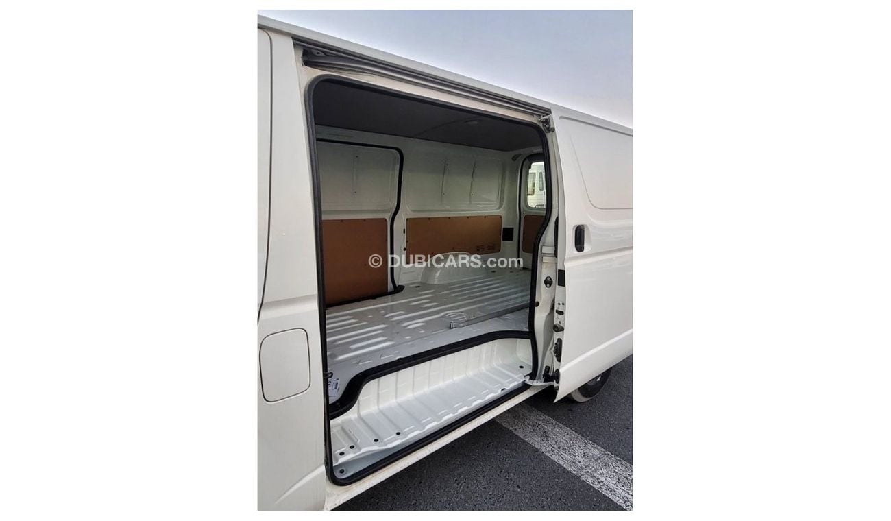 تويوتا هاياس Toyota Hiace Cargo Standard 2.7L Petrol 2023