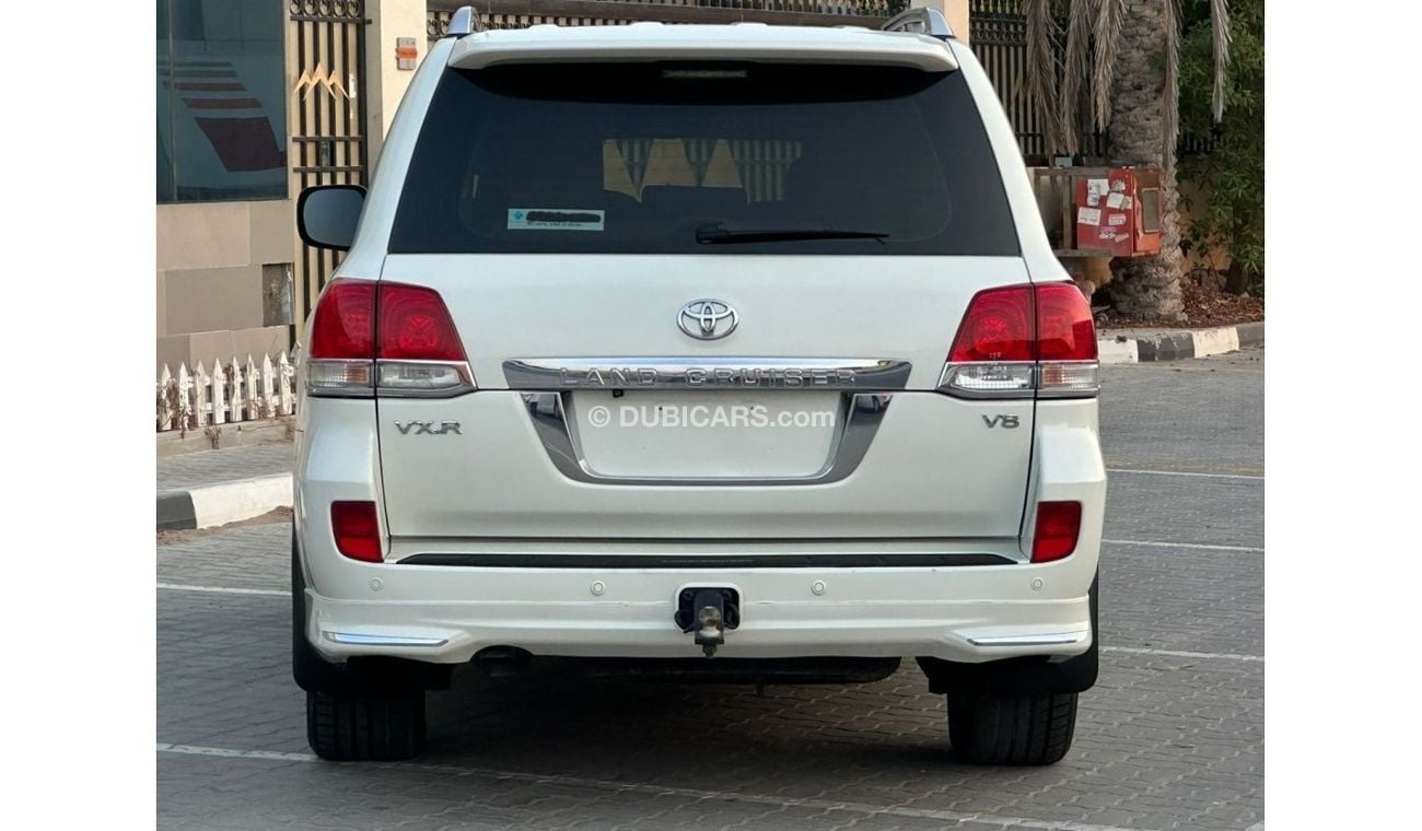 Toyota Land Cruiser VXR V8