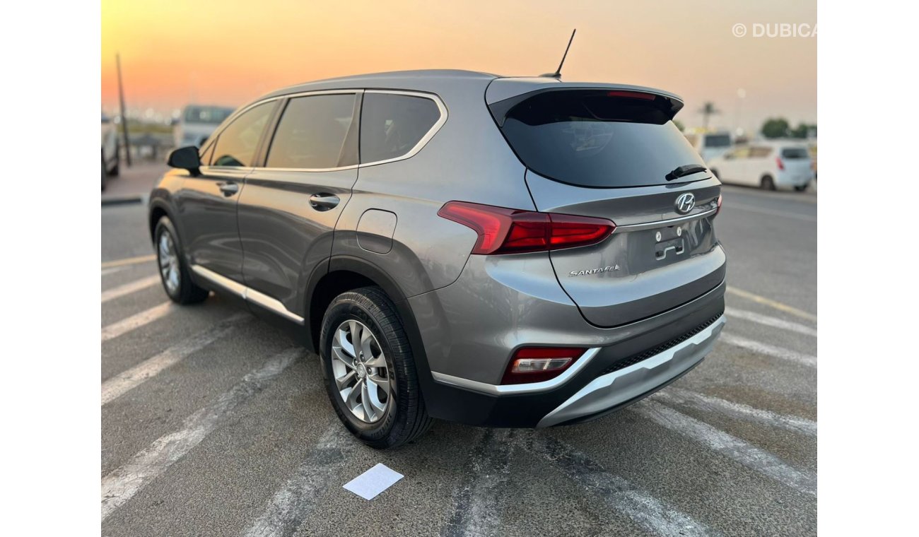 Hyundai Santa Fe 2019 HYUNDAI SANTAFE SE -2.4L - V4 -  REAR CAMERA -  PW - LEATHER SEATS - 53000 mileage- VERY CLEAN