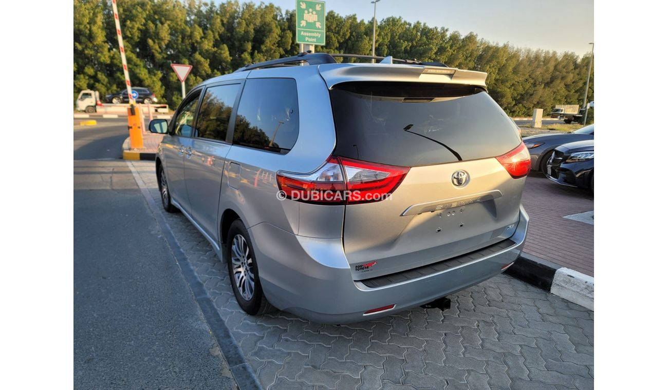 Toyota Sienna XLE Full option