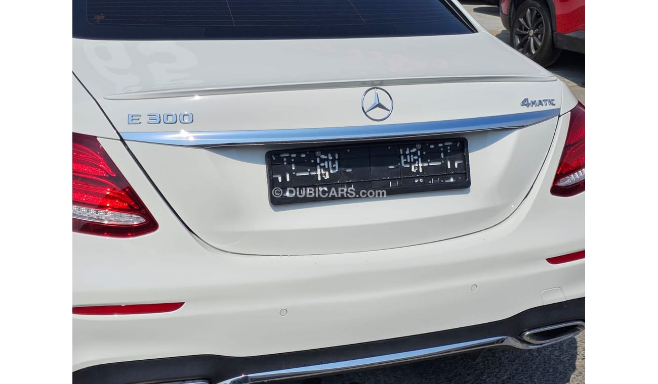 مرسيدس بنز E300 Mercedes-Benz E 300