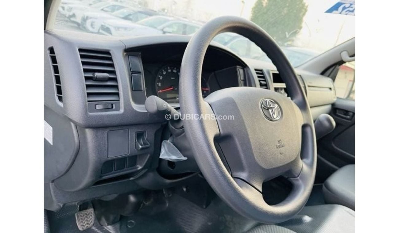 تويوتا هاياس Toyota Hiace Delivery VAN 2.5L Diesel M/T