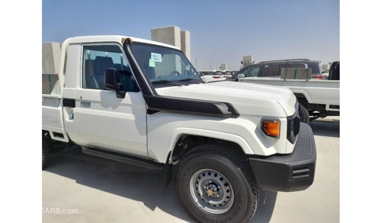 تويوتا لاند كروزر بيك آب LC79 SC 4.2L DIESEL| MANUAL | 2024 | 0 KM | 03 YEARS WARRANTY