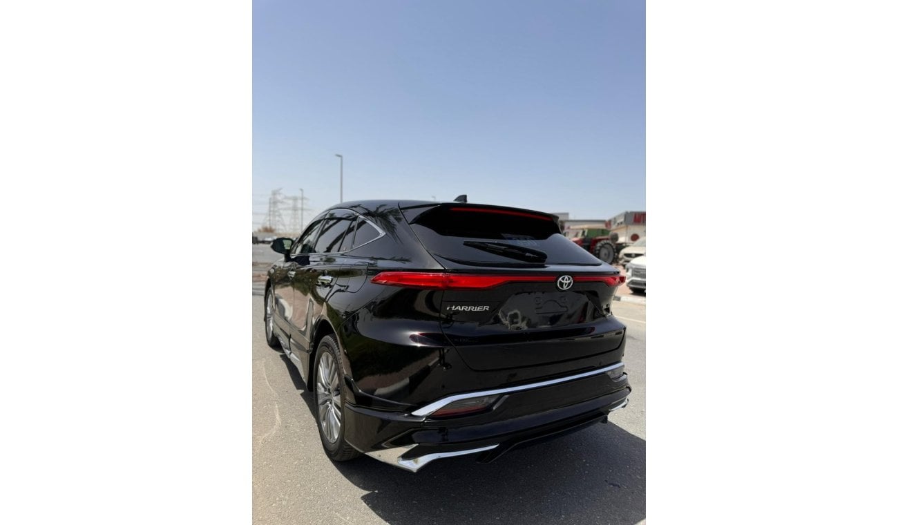 Toyota Harrier TOYOTA HARRIER NEW SHAPED BLACK 2023 (RIGHT HAND DRIVE)