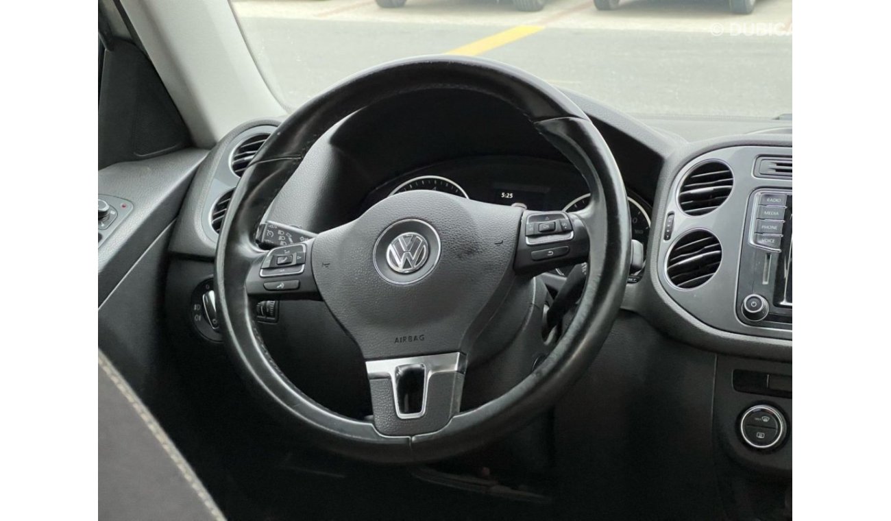 Volkswagen Tiguan SE