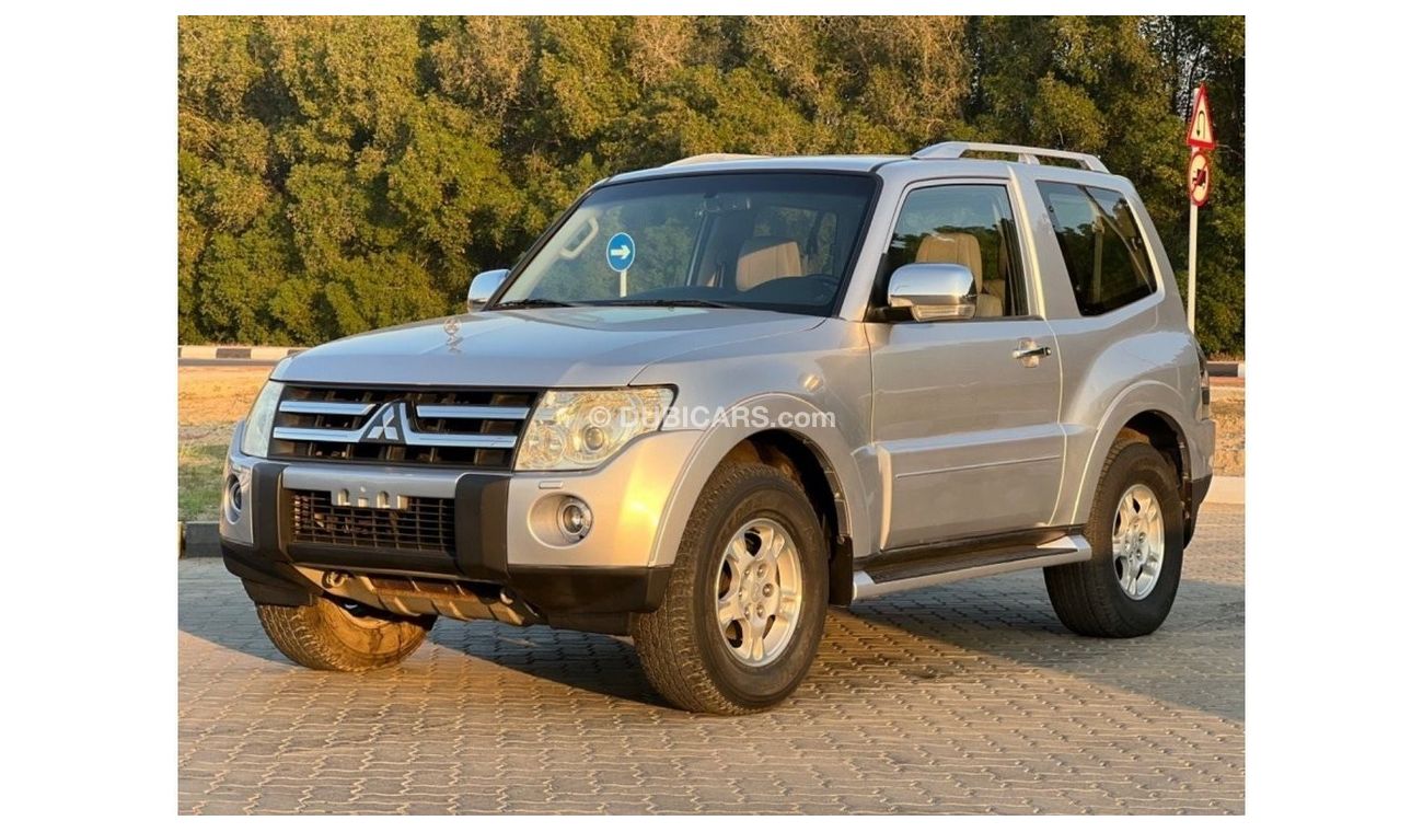 Mitsubishi Pajero Speed stabiliser, Gulf specifications, original paint, four-wheel drive,