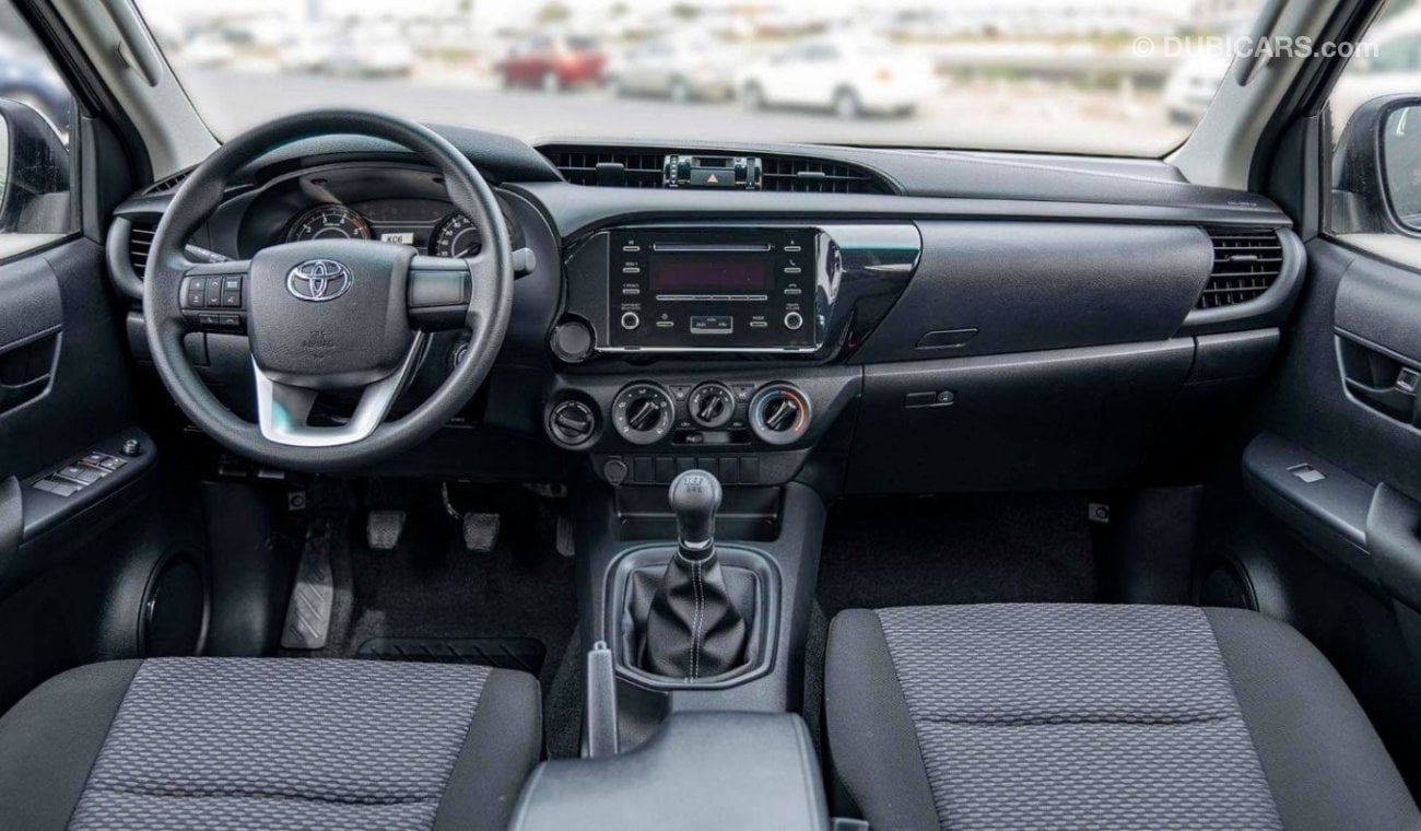 تويوتا هيلوكس Hilux SR5 2.4 Diesel mid option MT2024