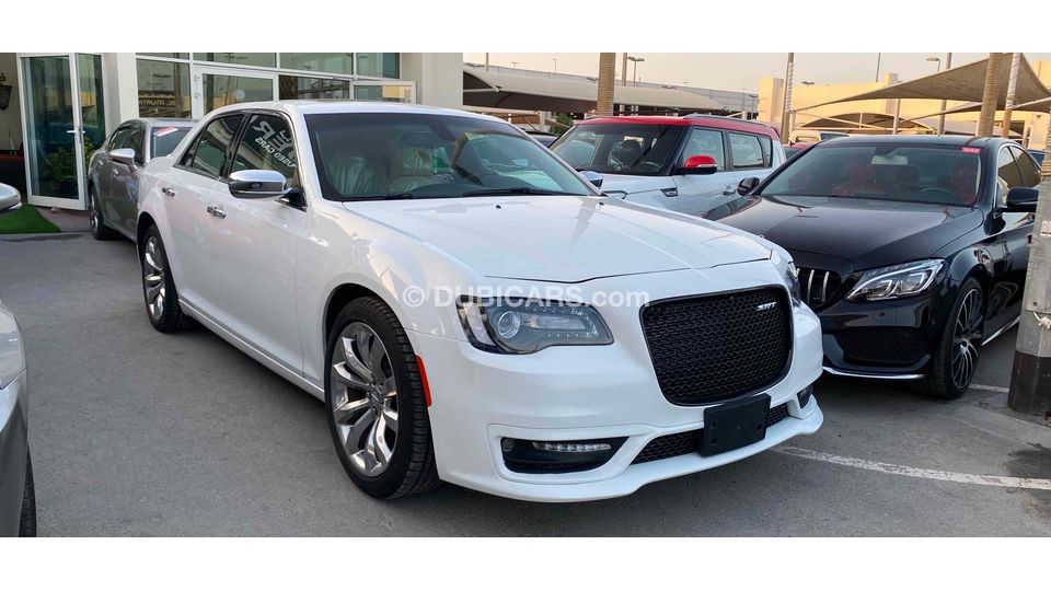 Chrysler 300c white