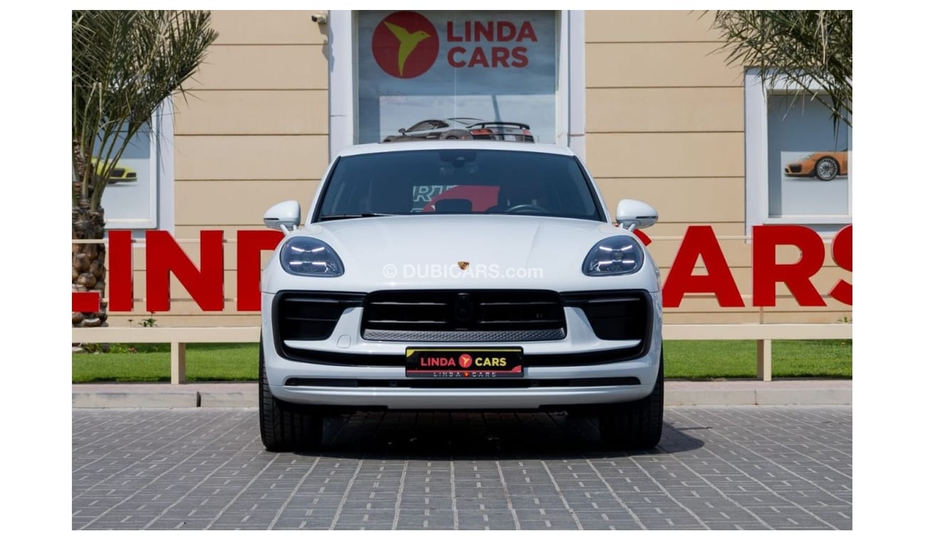 Porsche Macan Porsche Macan 2023 GCC under Agency Warranty with Flexible Down-Payment.