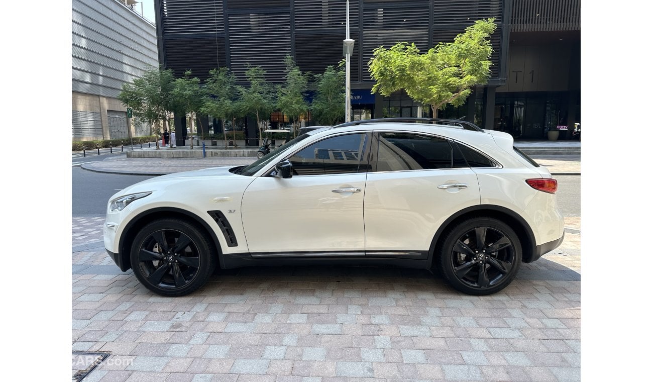 إنفينيتي QX70