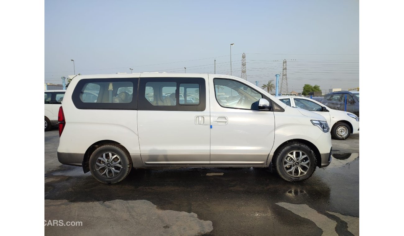 Hyundai H-1 HYUNDAI H1-9 SEATER - KMHWH81RAMU166508