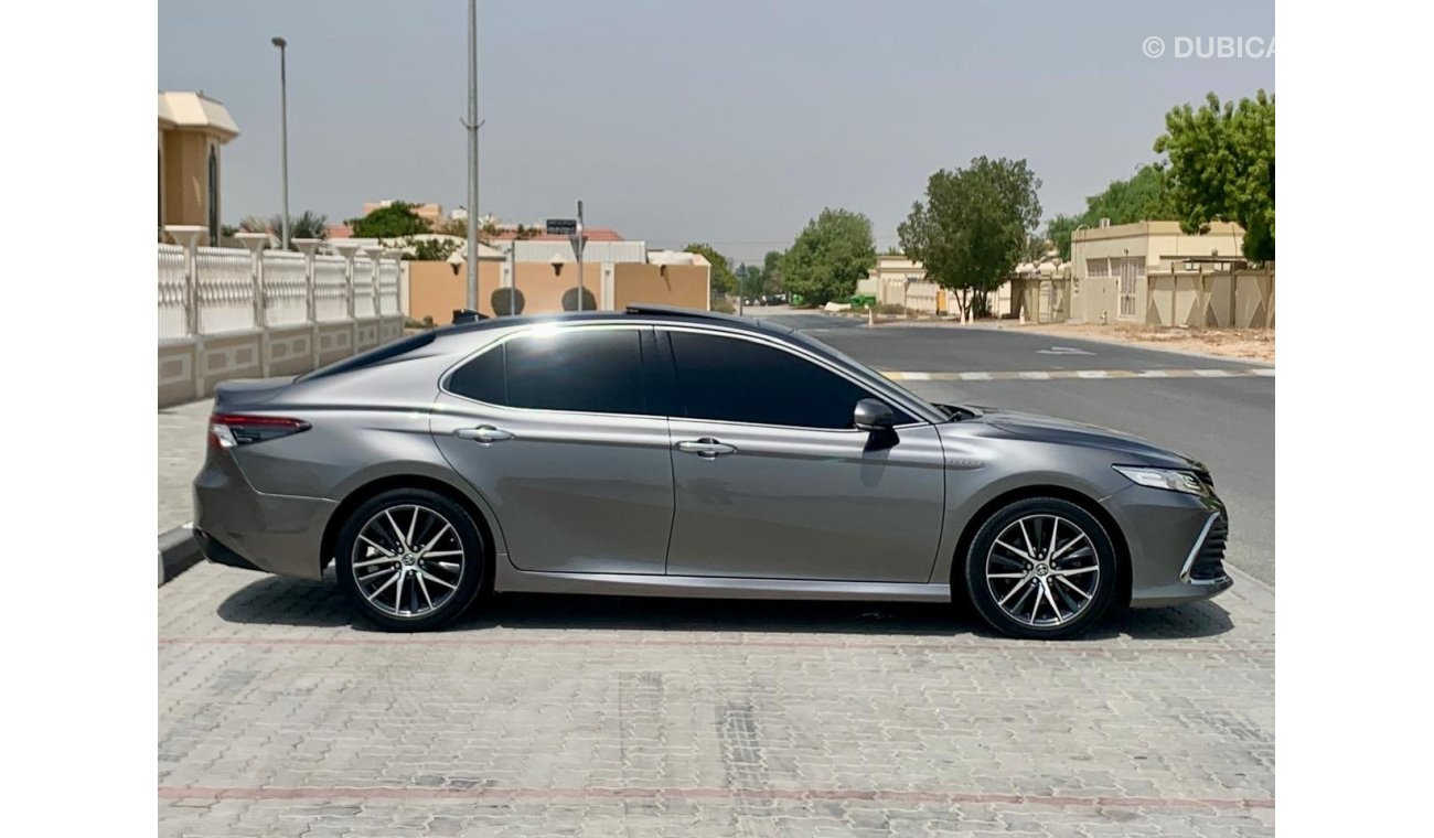 تويوتا كامري Toyota Camry SE+ 2022 - 3.5L,V6  Full Option,Panoramic, GCC Specs