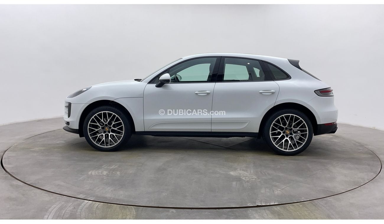 Used Porsche Macan Macan 2000 2020 for sale in Dubai - 472730