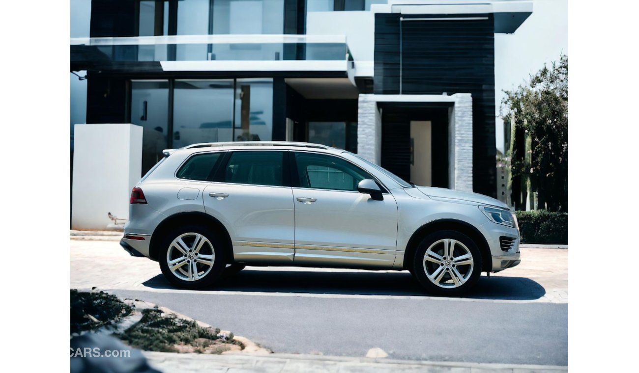 Volkswagen Touareg R-Line AED 1,585 PM AVAILABLE | FSH | LOW MILEAGE | VOLKSWAGEN TOUAREG 2018 | V6