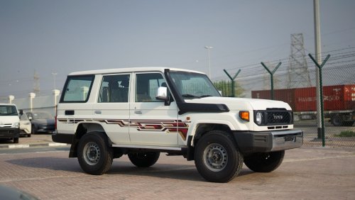 Toyota Land Cruiser Hard Top LC VDJ76 4.5L V8(5 Doors) 2024 ,SCREEN AND CAMERA , POWER WINDOW AND CNETE R LOCK ,