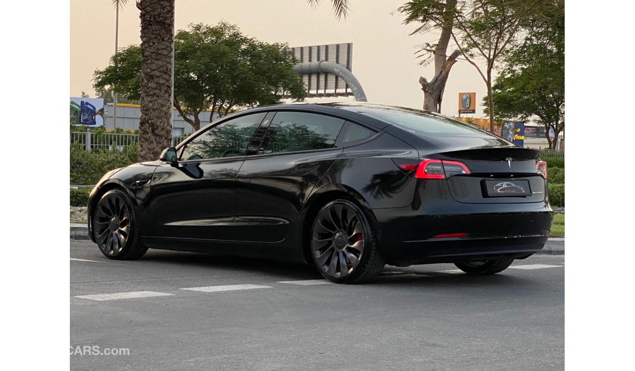 Tesla Model 3 Performance GCC SPECS - WARRANTY - NO ACCIDENT - WELL MAINTAINED