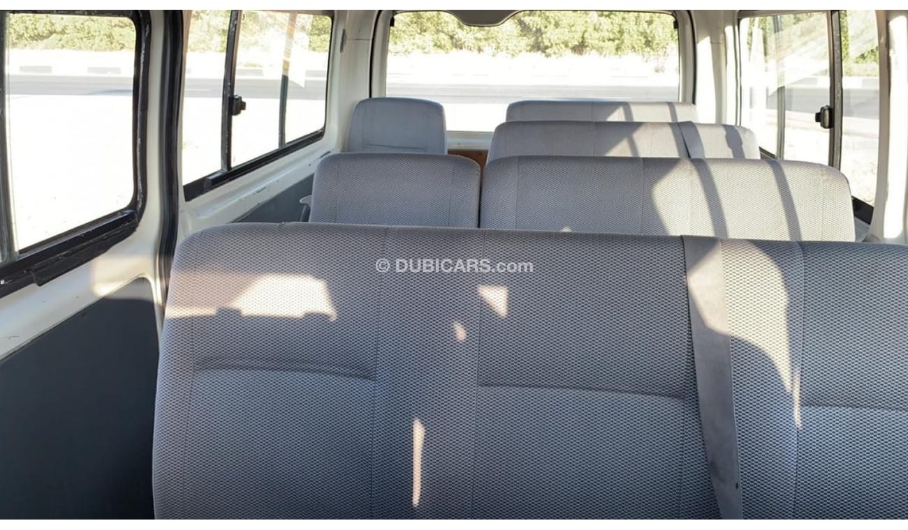 Toyota Hiace Toyota Hiace 14 Seats 2010 Ref# 450