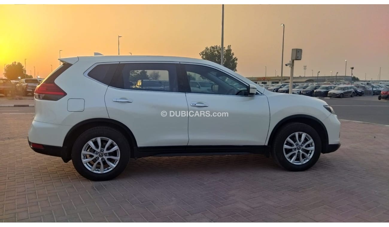 نيسان إكس تريل Nissan X Trail 2017 model petrol perfect condition