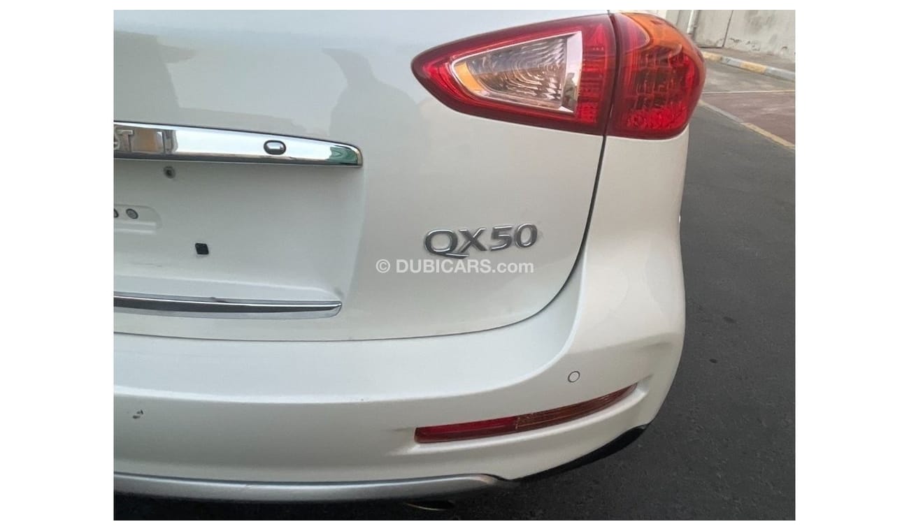 إنفينيتي QX50 التميز 3.7CC ، الولايات المتحدة الأمريكية ، حالة ممتازة