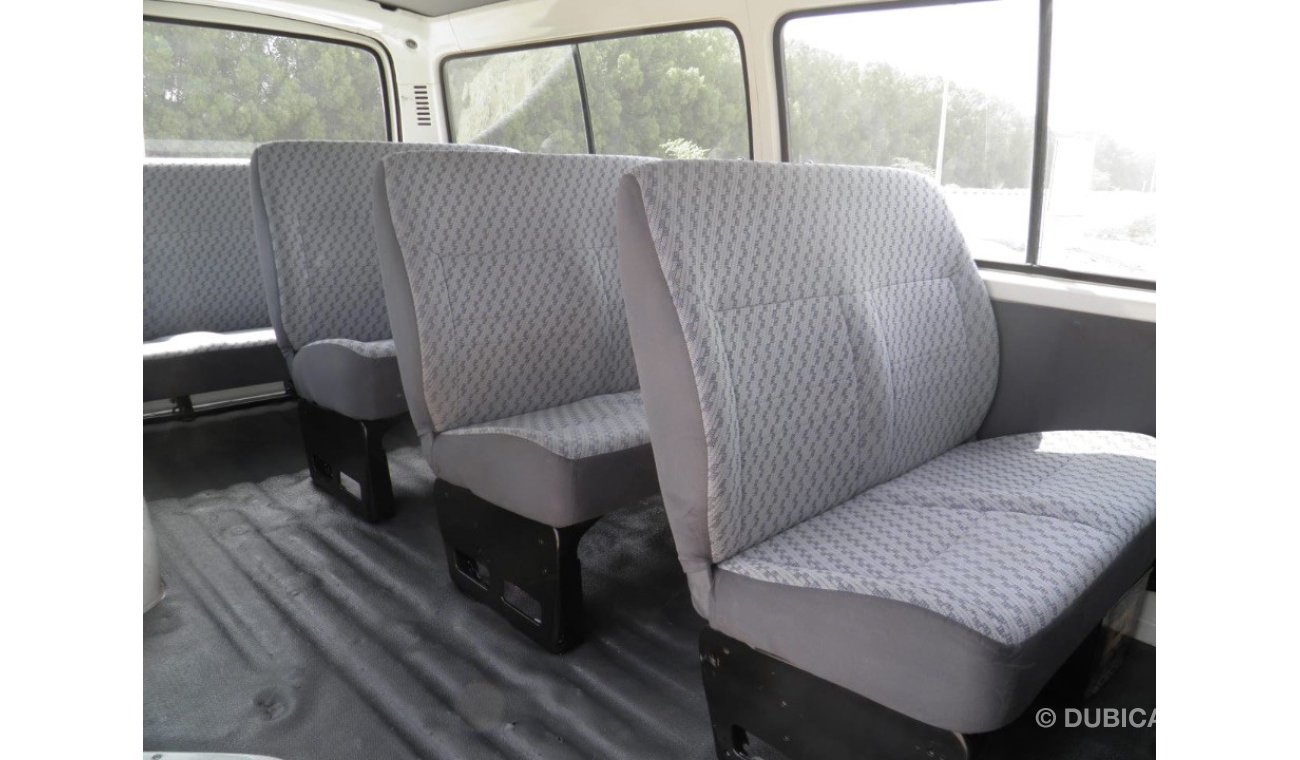 Toyota Hiace 2004 ref #686