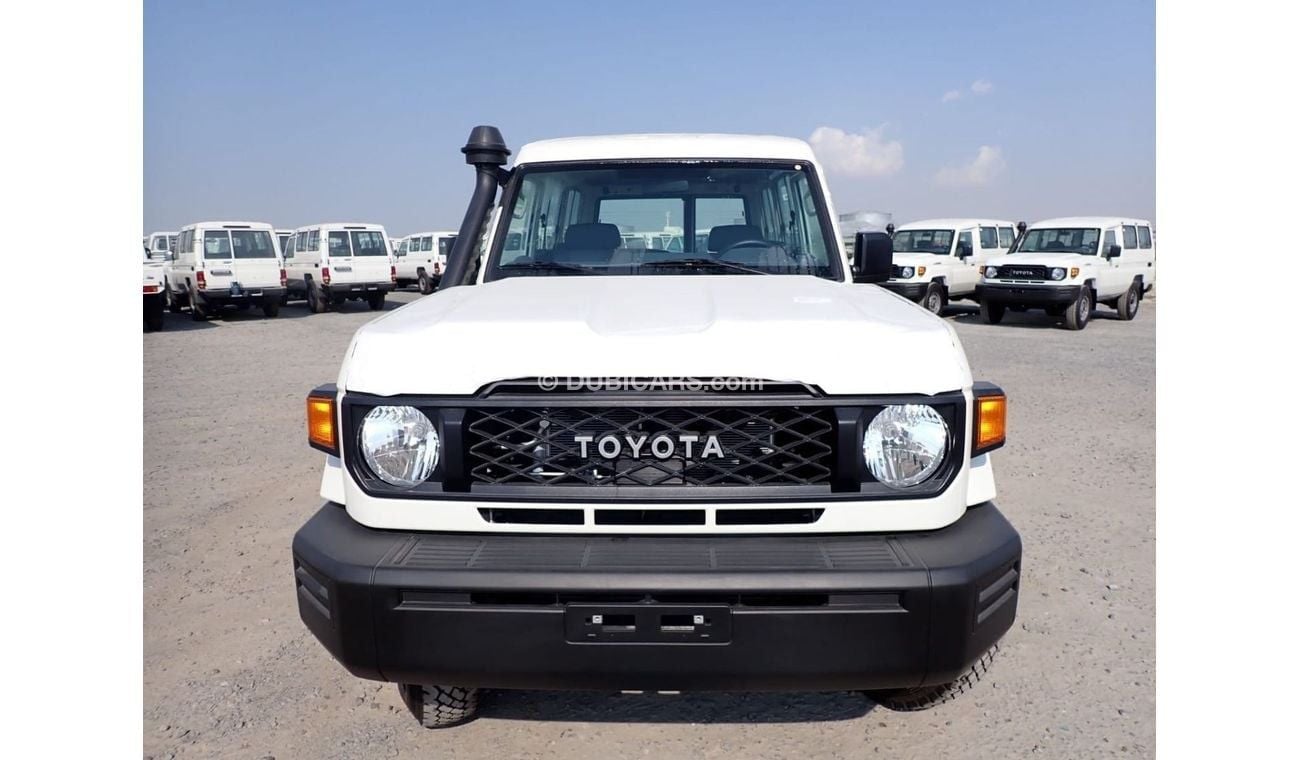 تويوتا لاند كروزر 70 2024 Toyota Land Cruiser LC78 3-Door Hardtop 4.2L V6 Diesel M/T 4x4 Only For Export