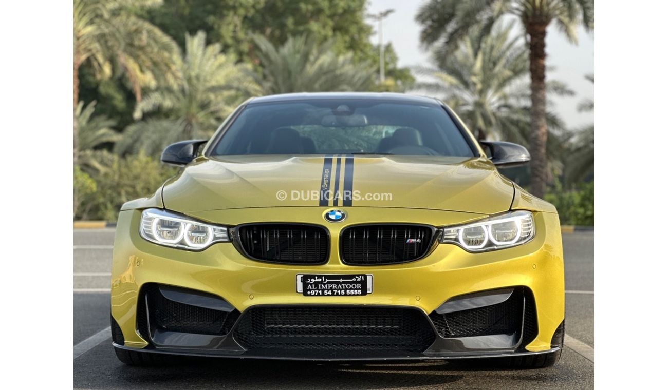 BMW M4 Std BMW M4 GTRS4 2015