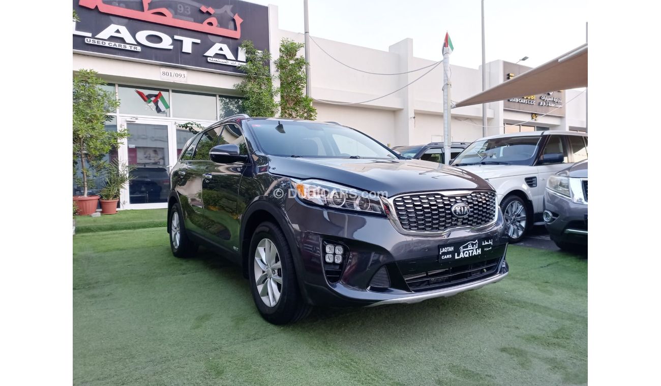 Kia Sorento 2017 model, turbo, cruise control, sensor wheels, camera screen, in excellent condition