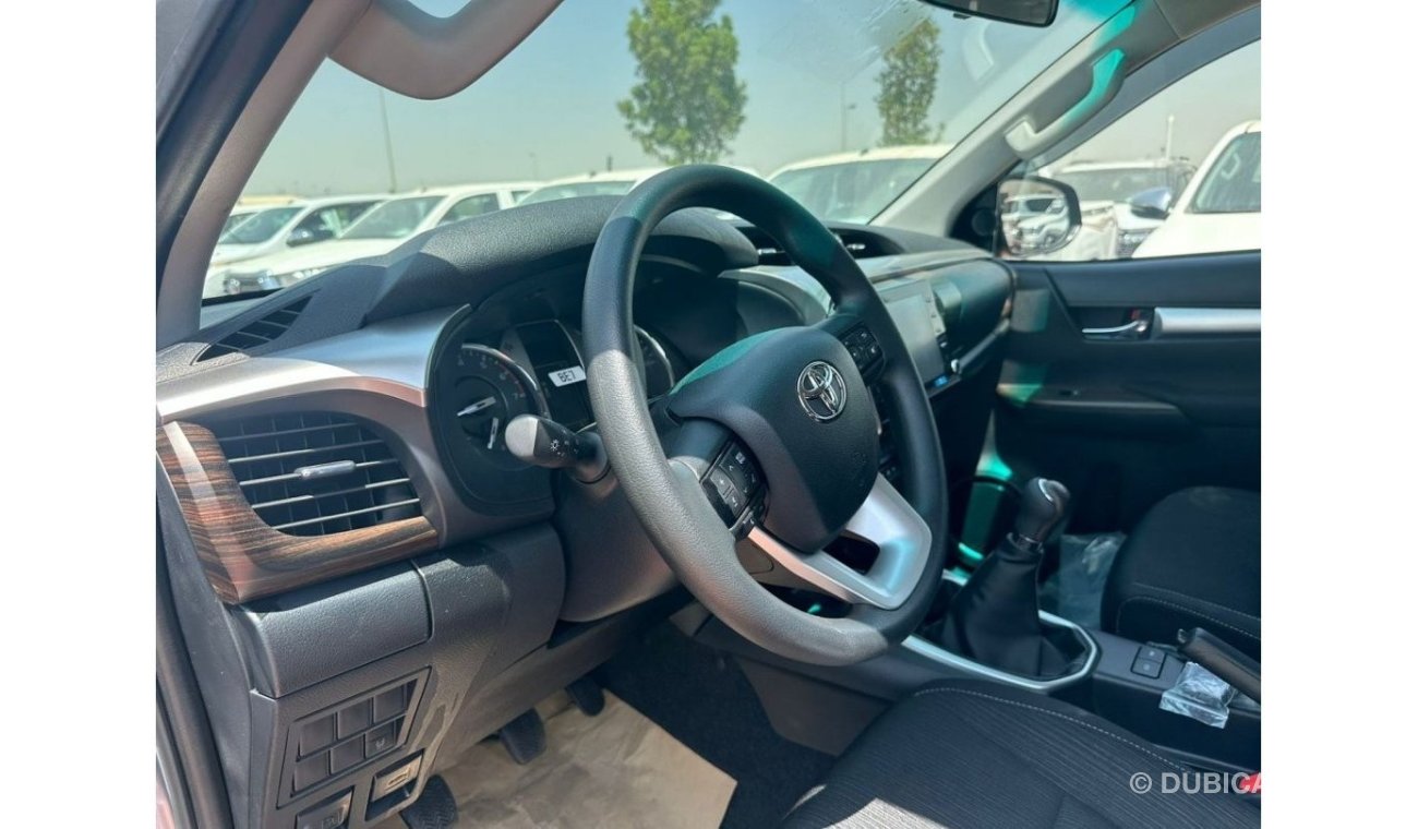 تويوتا هيلوكس TOYOTA HILUX 2.7 MT FULL OPTION 2024 SILVER WITH PUSH START