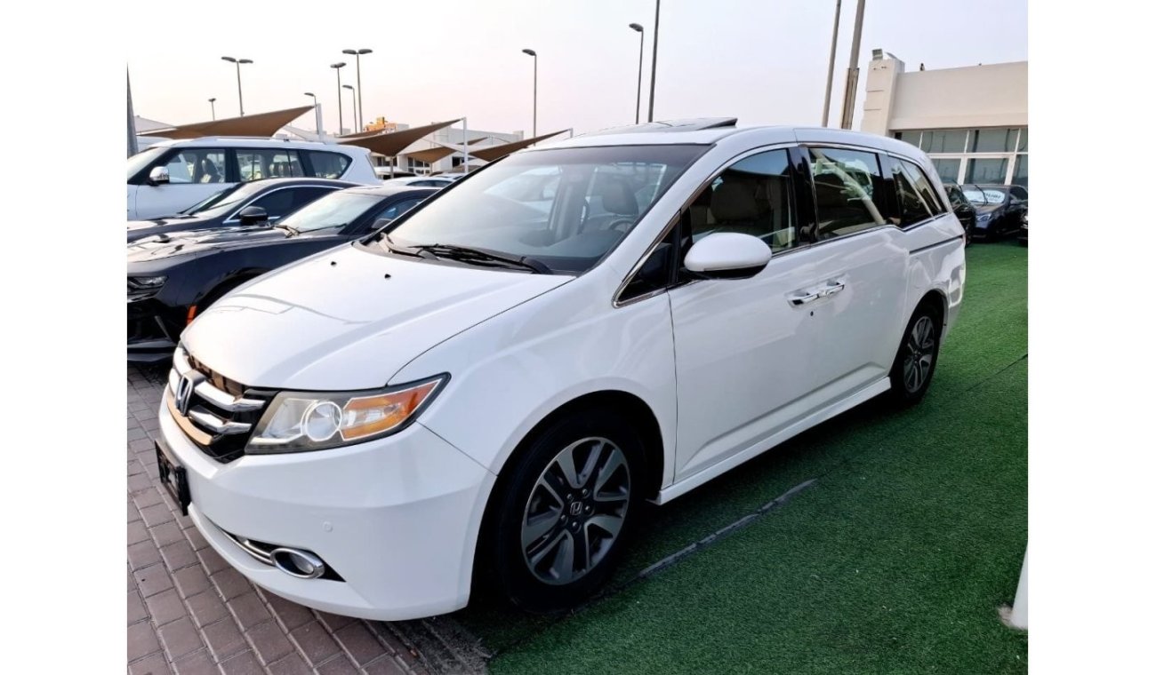 Honda Odyssey Honda oddssy model:2016 (top Class GCC full option clean car for family car