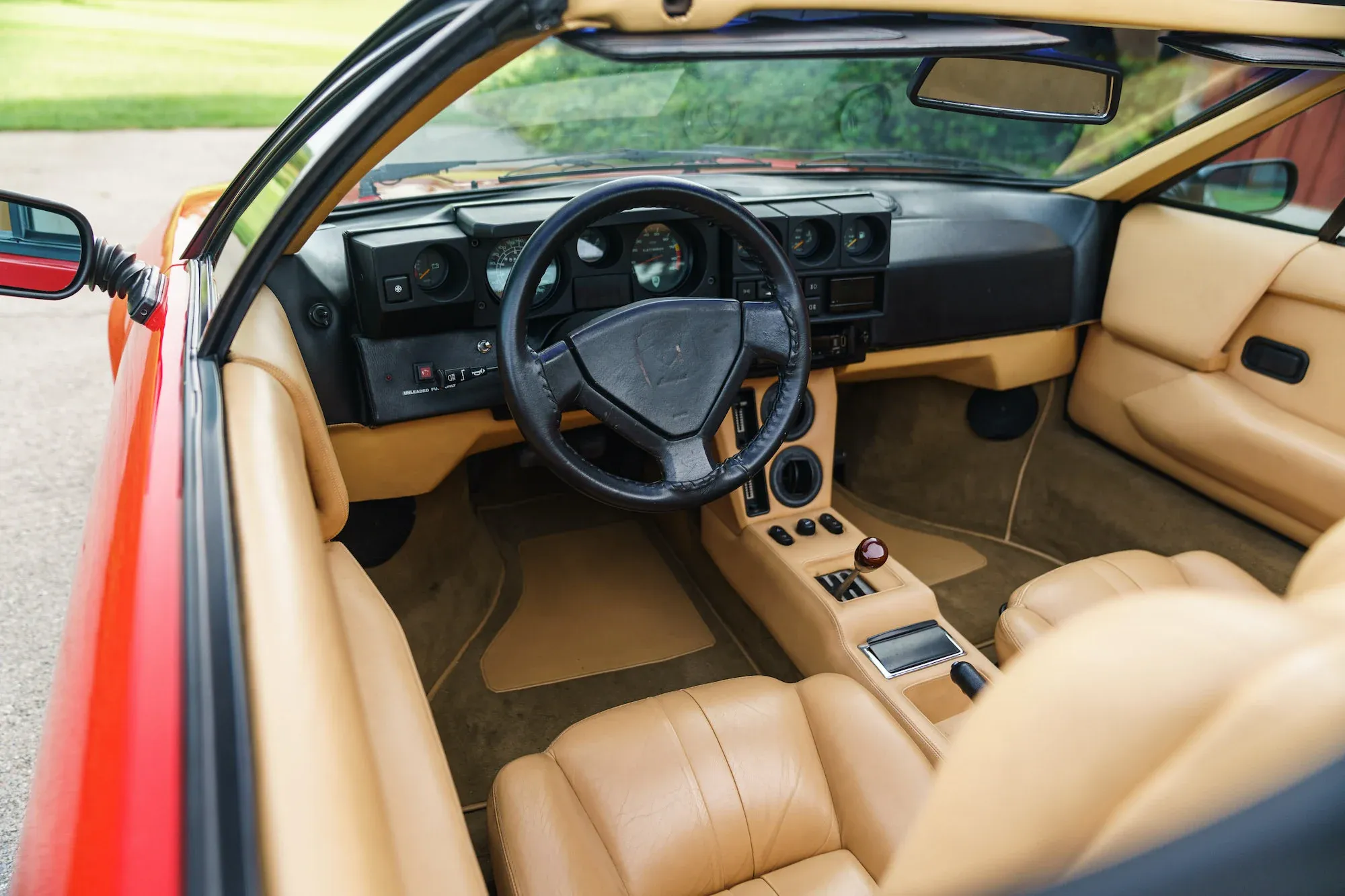 Lamborghini Jalpa interior - Cockpit