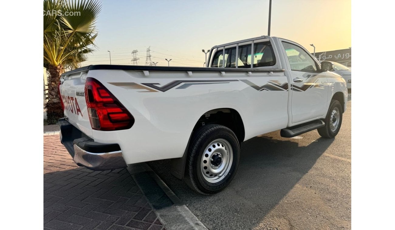 تويوتا هيلوكس 2.7 L 4x4