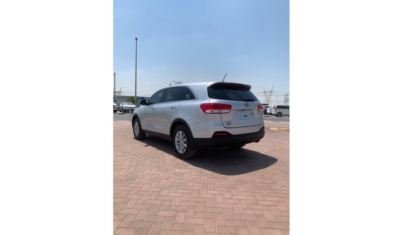 كيا سورينتو 2.4L Petrol, Leather Seats, Rear Camera, Chrome Handel (LOT # 74107)