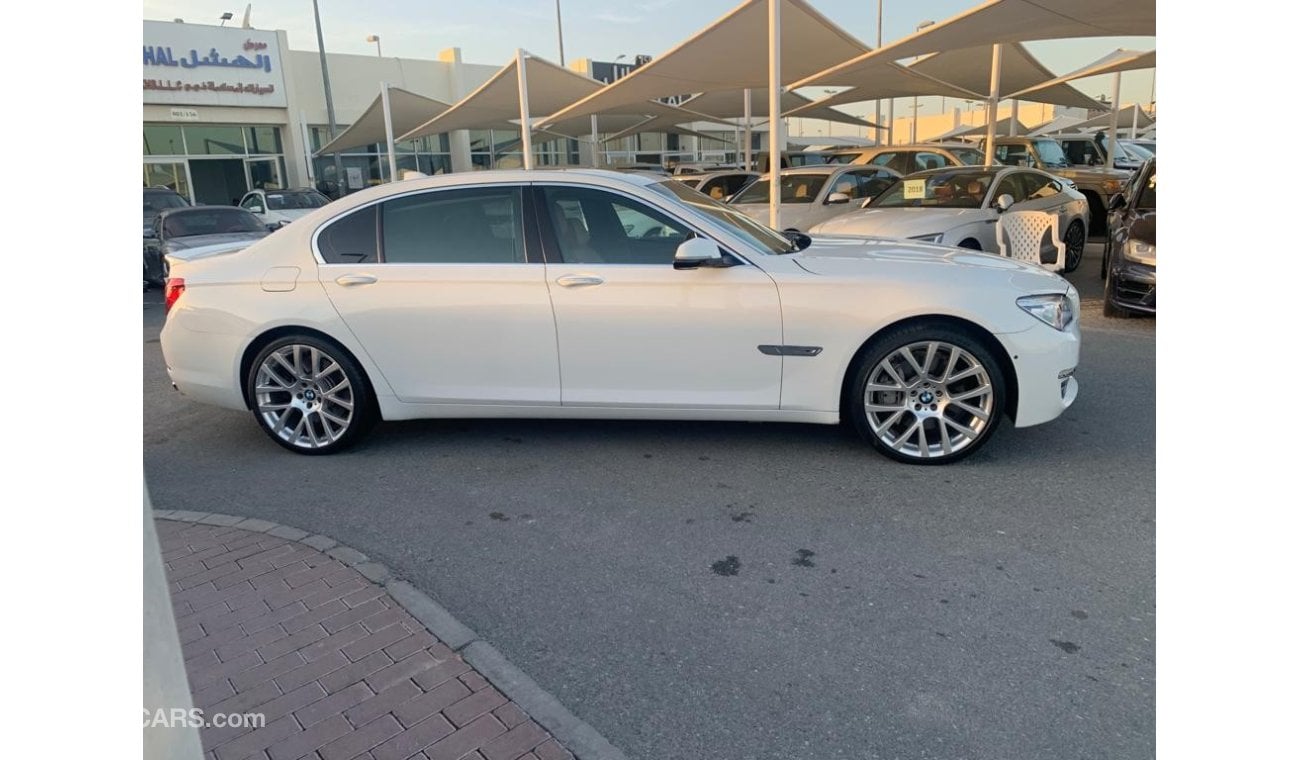 BMW 750Li Exclusive BMW 750 Li_TWIN POWER TERBO _GCC_2015_Excellent Condition _Full option