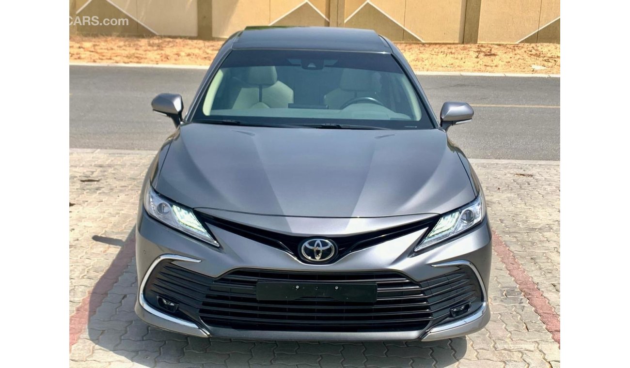 تويوتا كامري Toyota Camry SE+ 2022 - 3.5L,V6  Full Option,Panoramic, GCC Specs