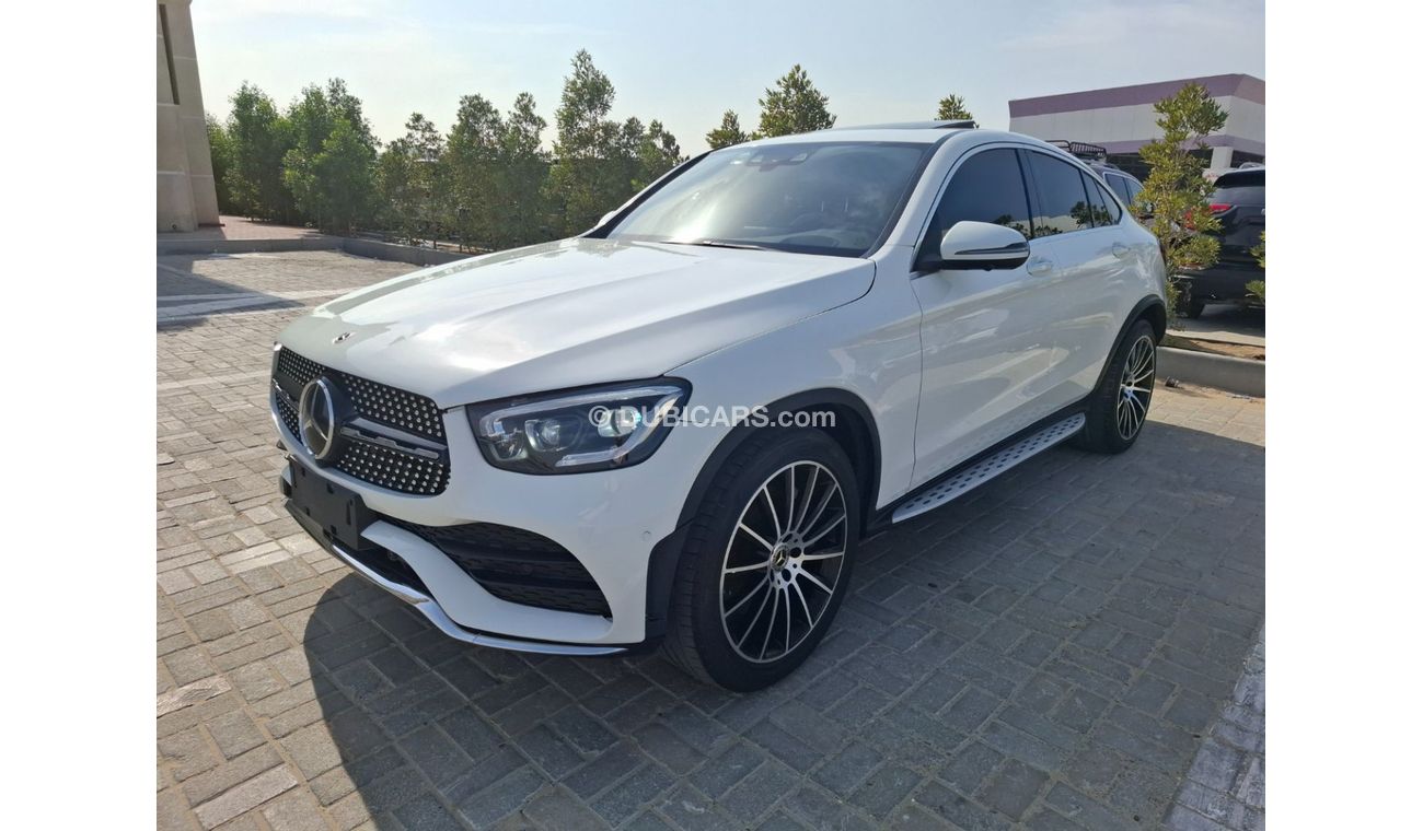 مرسيدس بنز GLC كوبيه 300 Mercedes-Benz GLC300 2019 full option