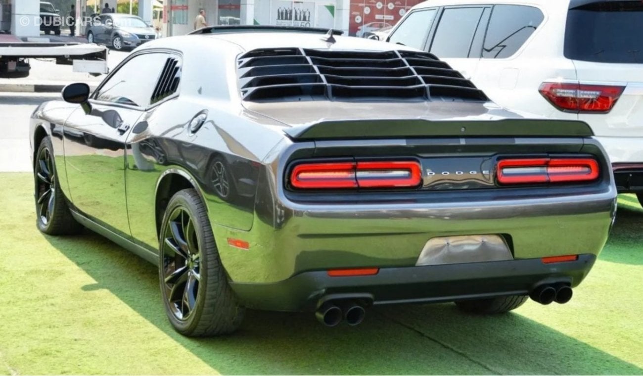 دودج تشالينجر Challenger SXT Plus V6 3.6L 2016/FullOption/SunRoof/ Very Good Condition