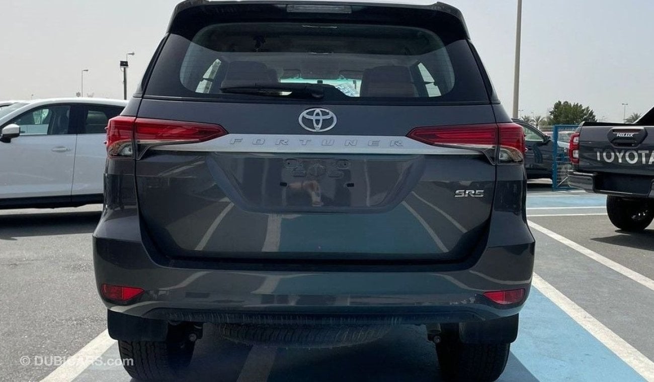 تويوتا فورتونر Toyota Fortuner 2.7 L Suv 4WD 5 Doors