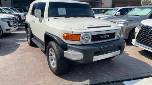 تويوتا إف جي كروزر TOYOTA FJCRUISER GXR SERVICE CONTRACT FROM ALFUTTAIM  WARRANTY FROM ALFUTTAIM