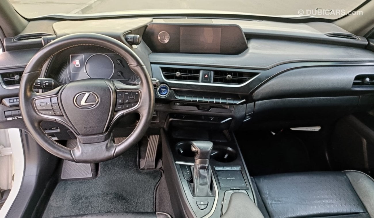 Lexus UX250h