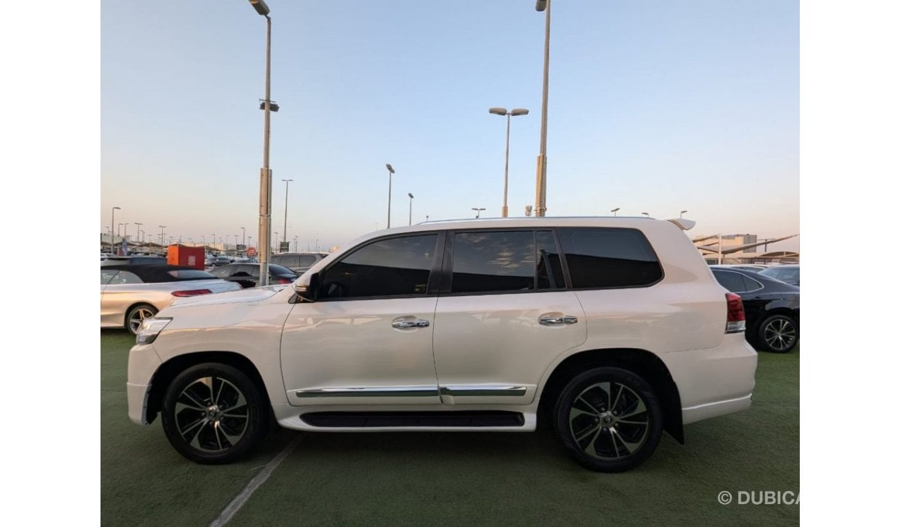 Toyota Land Cruiser 2014 Toyota Land Cruiser GXR (J200), 5dr SUV, 4L 6cyl Petrol, Automatic, Four Wheel Drive. clean car