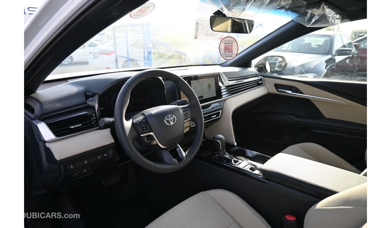 تويوتا كامري Toyota Camry LE 2.5L Hybrid, Model 2025 Color White