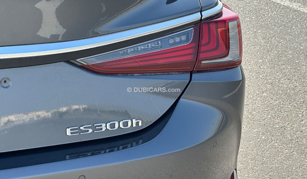 لكزس ES300h Hybrid 2.5L 4 Cylinders 2023 American Specs Low Mileage