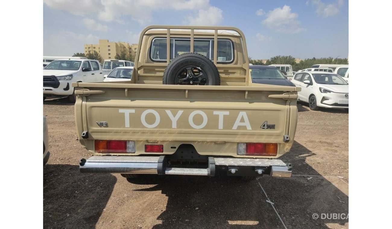 Toyota Land Cruiser Pick Up Toyota LC 79 DC 4.0 V6 Petrol pickup