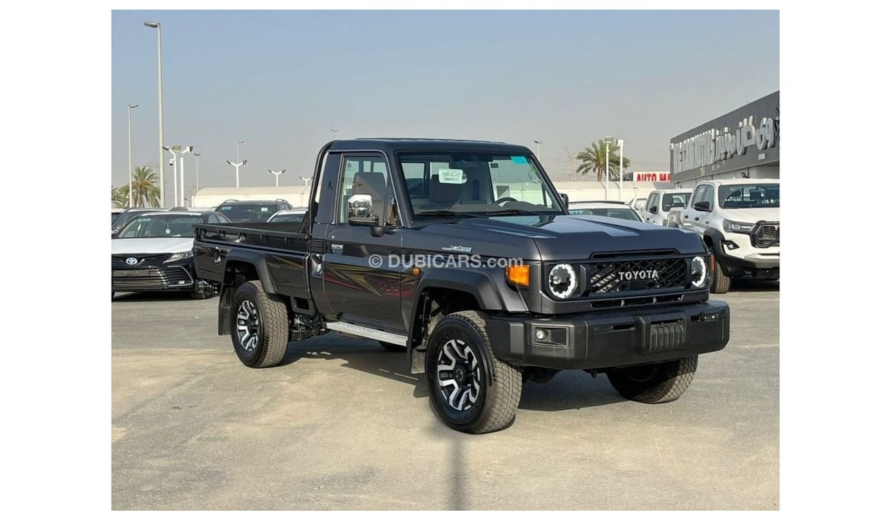 تويوتا لاند كروزر بيك آب LC79 SC PICKUP FULL 4.0L PTR A/T