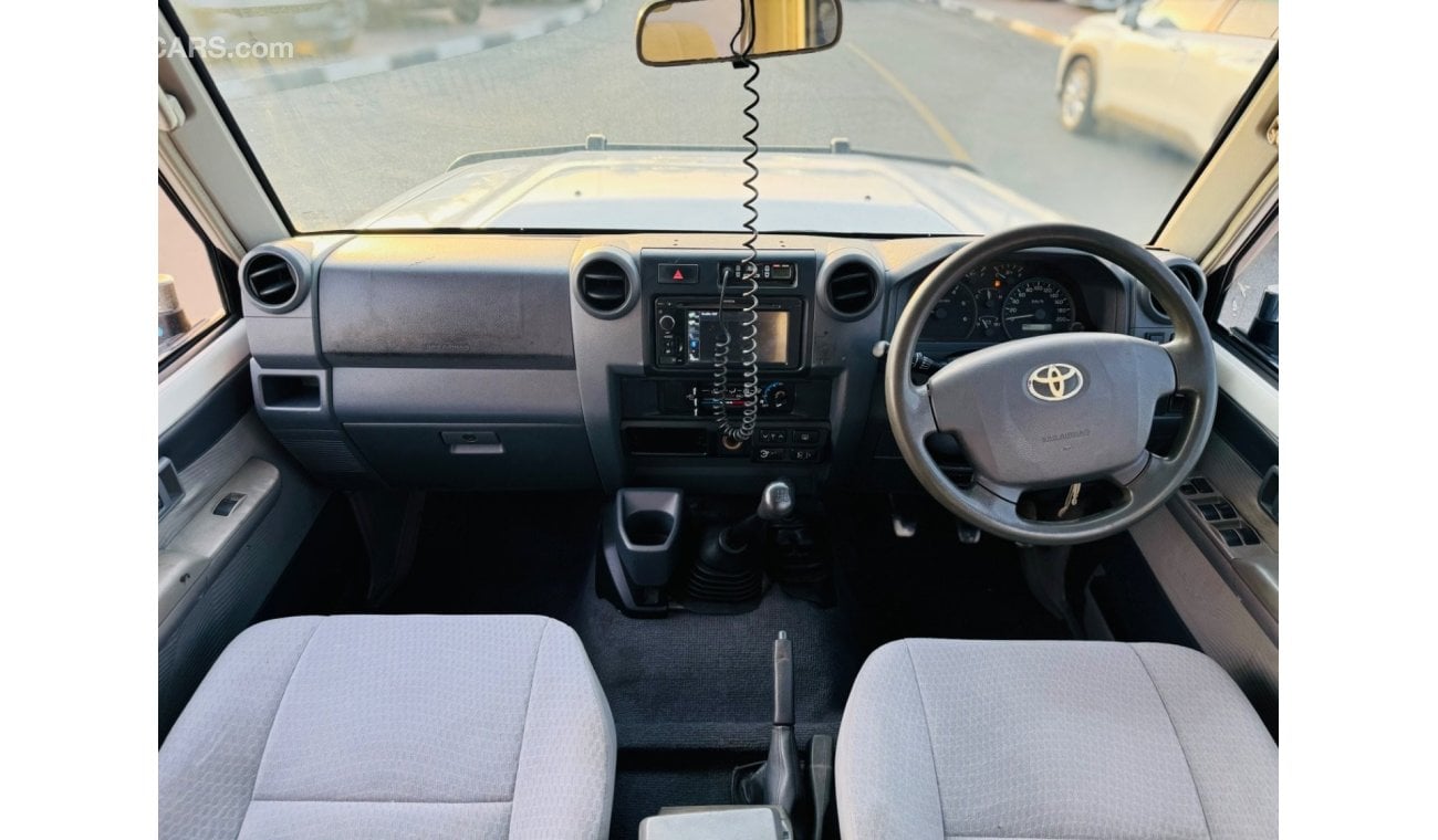 تويوتا لاند كروزر هارد توب Toyota Land Cruiser hardtop