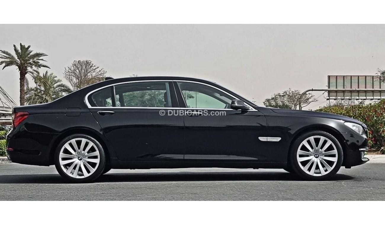 BMW 740Li Li-3.0L-6 Cylinder-Gcc-Full Option-Bank Finance Facility - Warranty