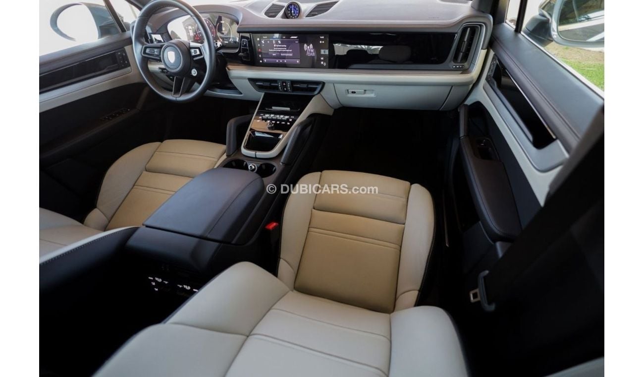 Porsche Cayenne Porsche Cayenne 2024 GCC under Agency Warranty with Flexible Down-Payment.