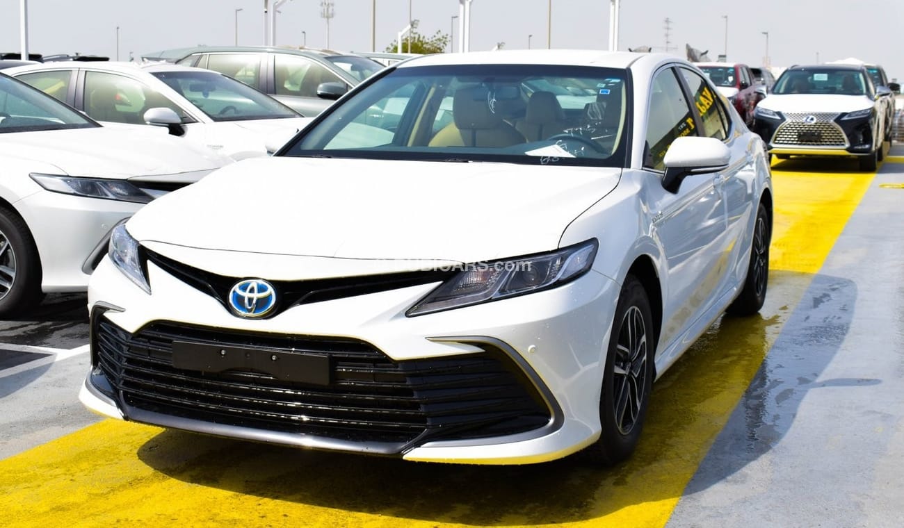 Toyota Camry LE Hybrid 2.5 L