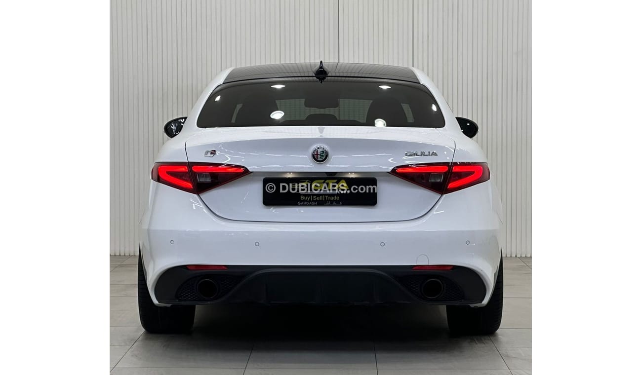 ألفا روميو جوليا 2023 Alfa Romeo Giulia Q2 Veloce, Nov 2027 Alfa Romeo Warranty + Service Pack, Low Kms, GCC