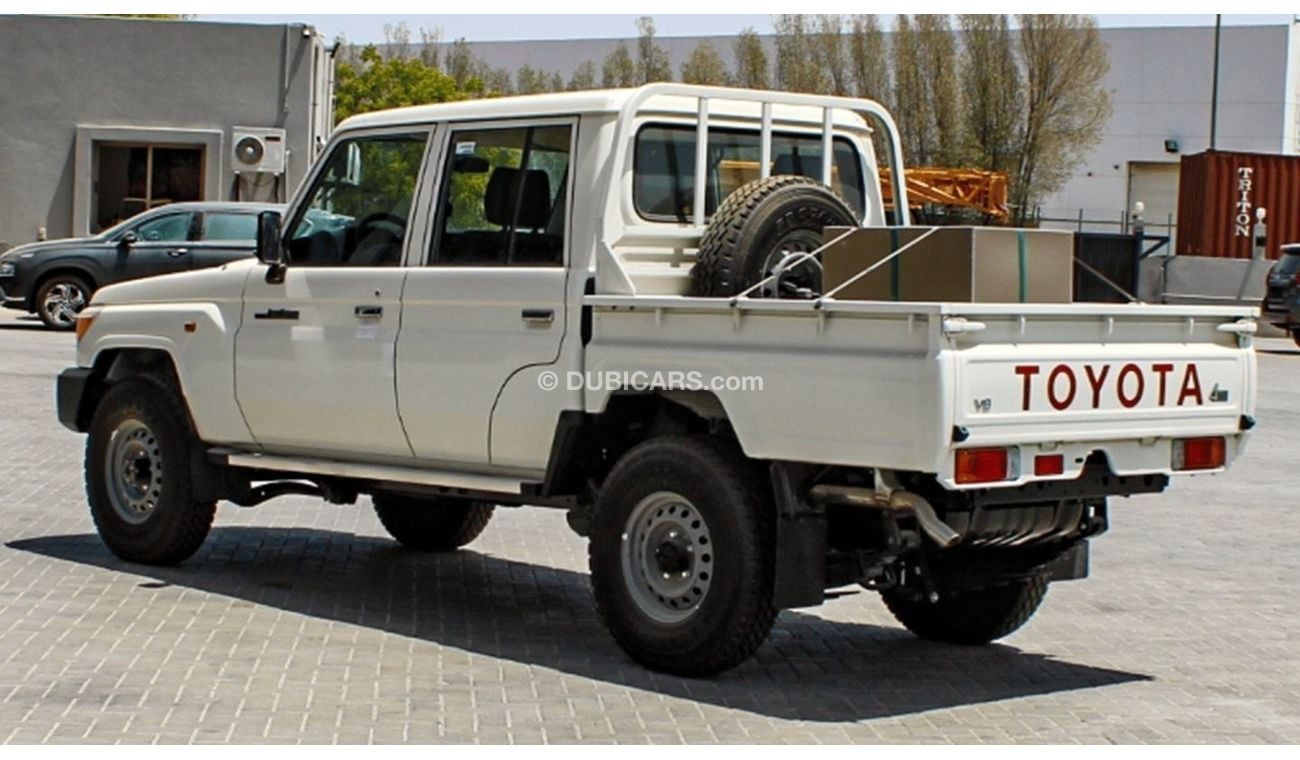 تويوتا لاند كروزر بيك آب 79 4.5L V8 DC TURBO DIESEL - 6-SEATER MT